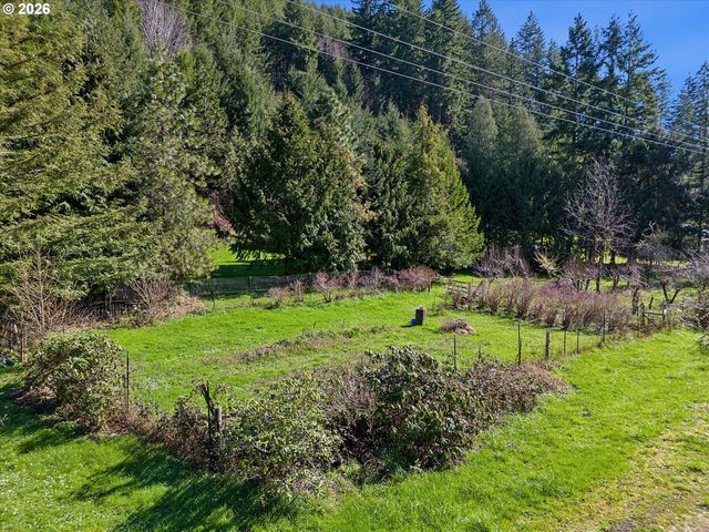 4095 CRYSTAL CREEK Loop, Eddyville, OR 97343