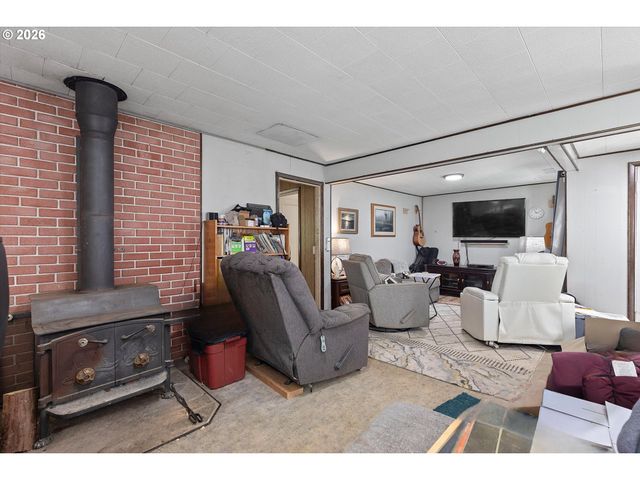 4095 CRYSTAL CREEK Loop, Eddyville, OR 97343