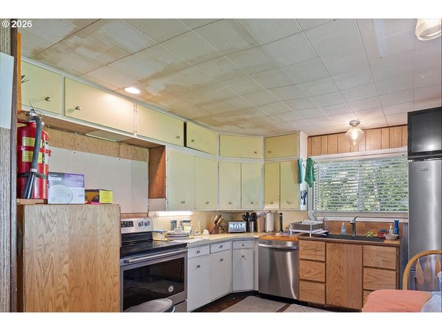 4095 CRYSTAL CREEK Loop, Eddyville, OR 97343