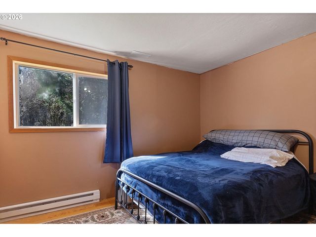 4095 CRYSTAL CREEK Loop, Eddyville, OR 97343