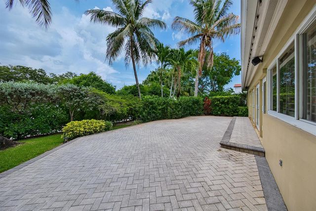 1325 Guava Isle, Fort Lauderdale, FL 33315