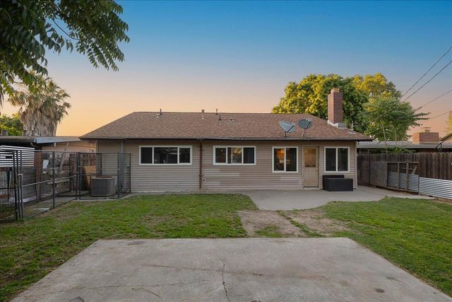 953 Sharian St, West Sacramento, CA 95605