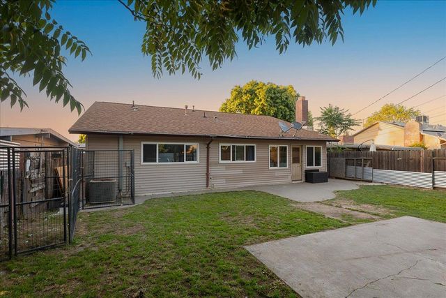 953 Sharian St, West Sacramento, CA 95605