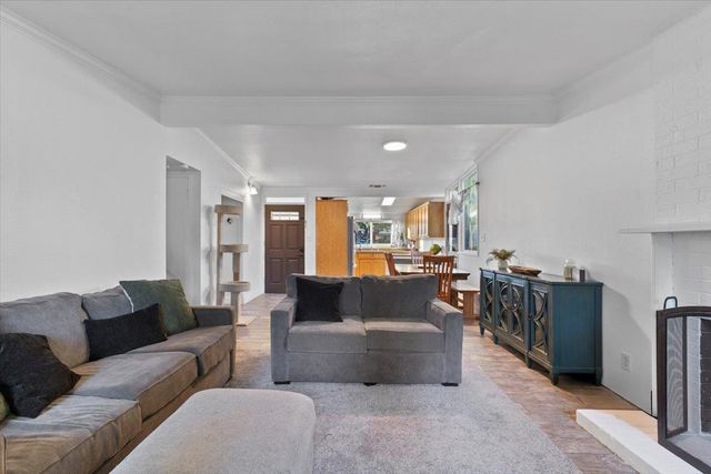 953 Sharian St, West Sacramento, CA 95605