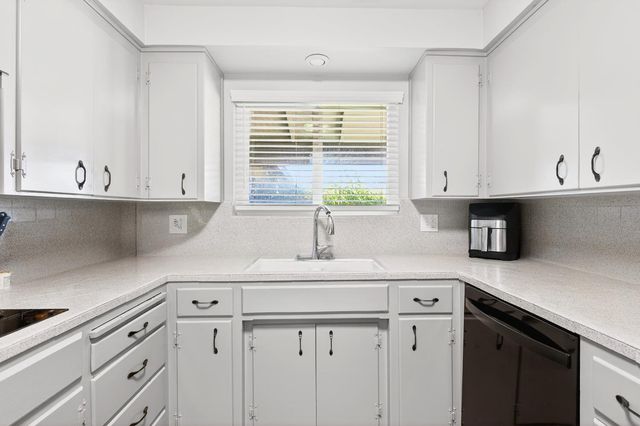 2337 Corbin Ln, Lodi, CA 95242