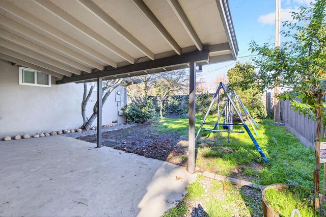 2337 Corbin Ln, Lodi, CA 95242