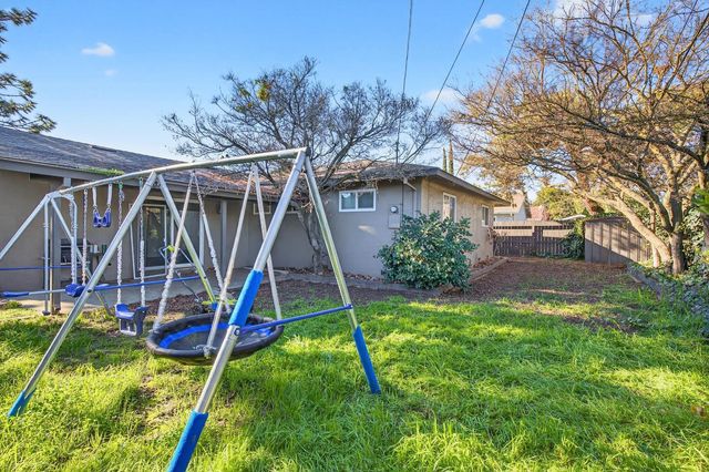 2337 Corbin Ln, Lodi, CA 95242