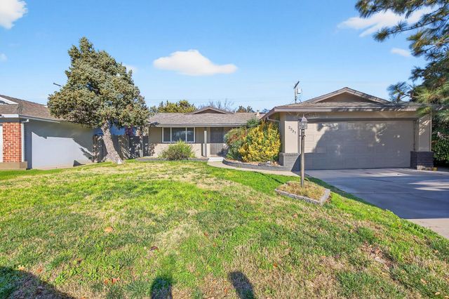 2337 Corbin Ln, Lodi, CA 95242