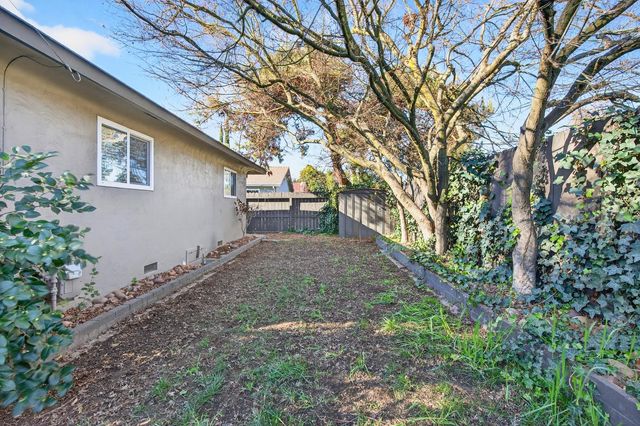 2337 Corbin Ln, Lodi, CA 95242