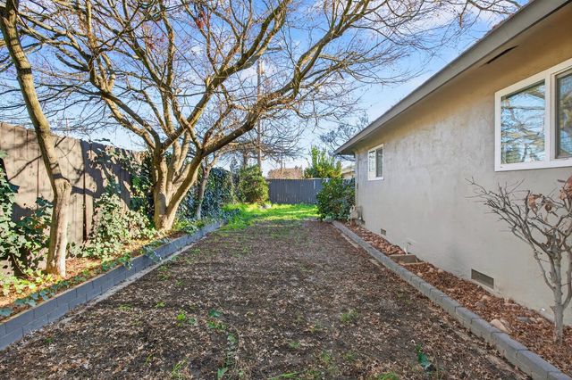2337 Corbin Ln, Lodi, CA 95242