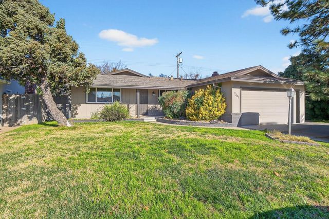 2337 Corbin Ln, Lodi, CA 95242