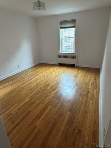 2090 Barnes Avenue 4D, Bronx, NY 10462