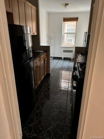 2090 Barnes Avenue 4D, Bronx, NY 10462