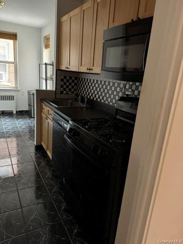 2090 Barnes Avenue 4D, Bronx, NY 10462