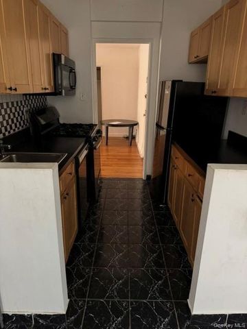 2090 Barnes Avenue 4D, Bronx, NY 10462
