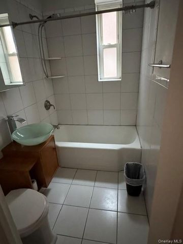 2090 Barnes Avenue 4D, Bronx, NY 10462