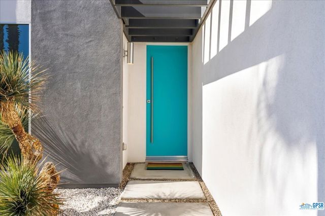 939 Bernardi Lane, Palm Springs, CA 92262