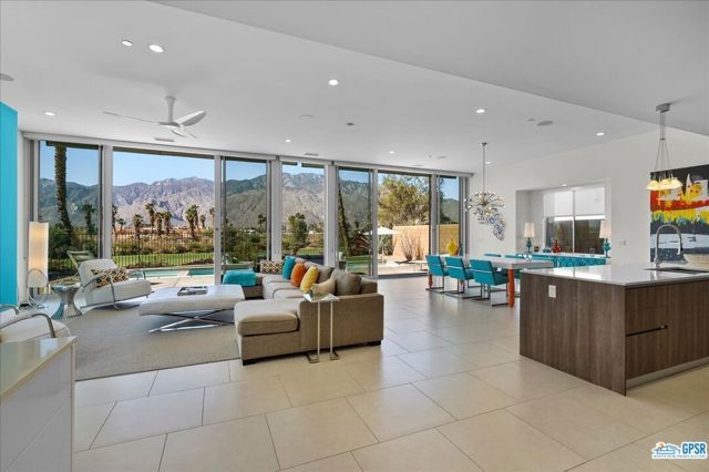 939 Bernardi Lane, Palm Springs, CA 92262