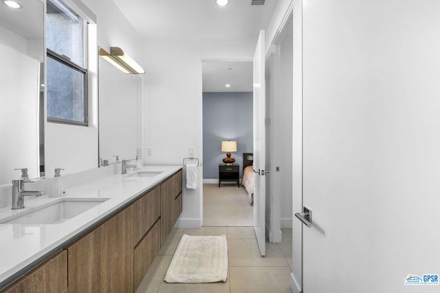 939 Bernardi Lane, Palm Springs, CA 92262