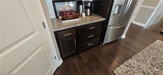 12432 Live Oak Circle, Peculiar, MO 64078
