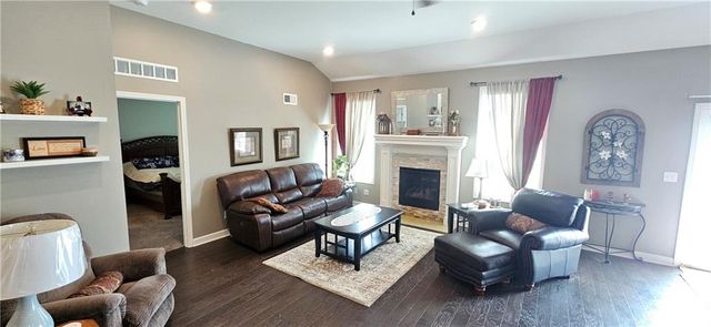 12432 Live Oak Circle, Peculiar, MO 64078