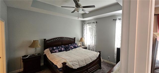 12432 Live Oak Circle, Peculiar, MO 64078