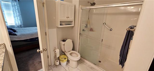 12432 Live Oak Circle, Peculiar, MO 64078
