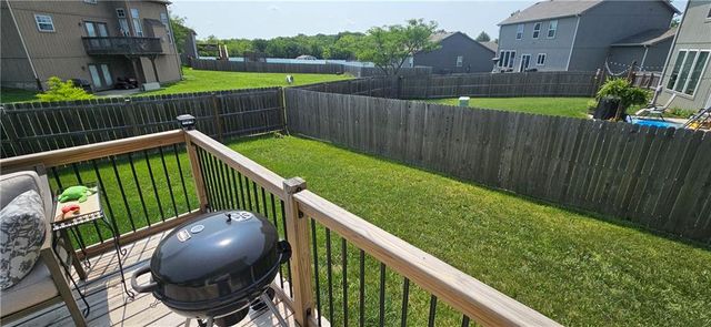12432 Live Oak Circle, Peculiar, MO 64078