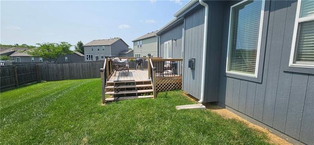 12432 Live Oak Circle, Peculiar, MO 64078