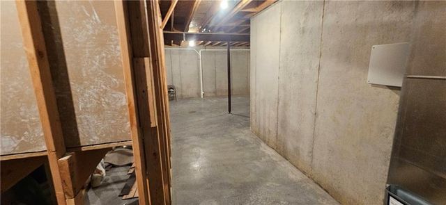 12432 Live Oak Circle, Peculiar, MO 64078