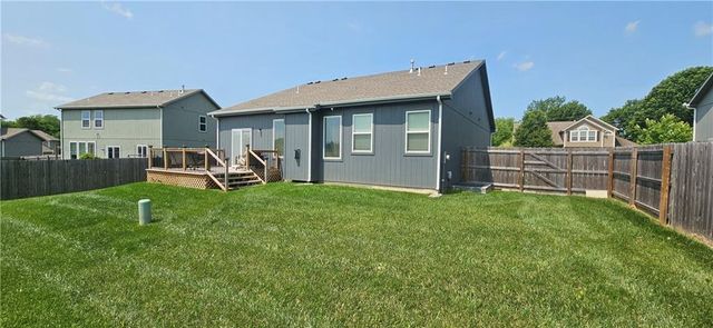 12432 Live Oak Circle, Peculiar, MO 64078