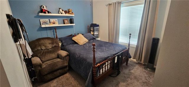 12432 Live Oak Circle, Peculiar, MO 64078