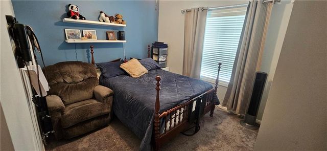 12432 Live Oak Circle, Peculiar, MO 64078