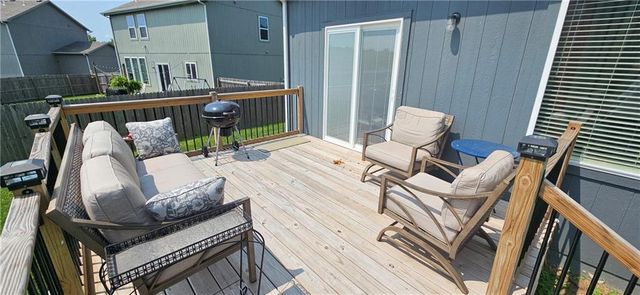 12432 Live Oak Circle, Peculiar, MO 64078