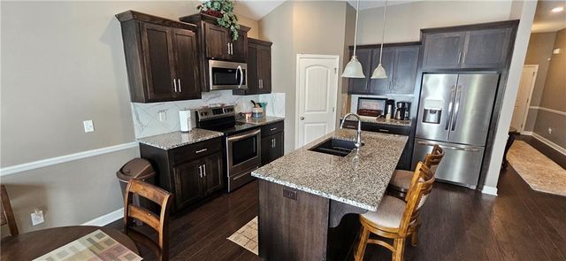 12432 Live Oak Circle, Peculiar, MO 64078