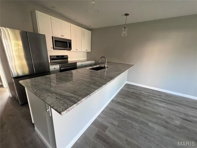 2707 Dalton Avenue, St Louis, MO 63139