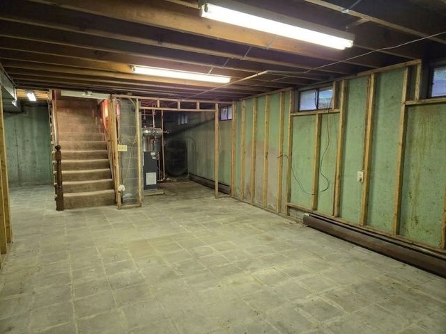 27 Feeding Hills Rd, Southwick, MA 01077