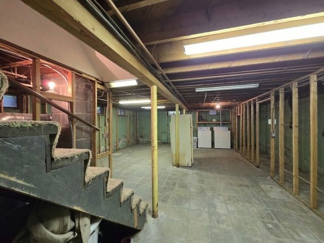 27 Feeding Hills Rd, Southwick, MA 01077
