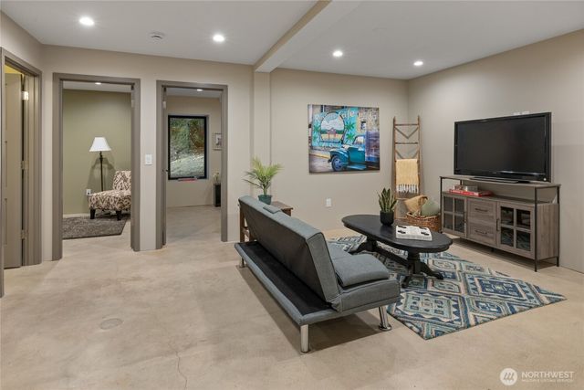 2982 Kachess Lake Road, Easton, WA 98925