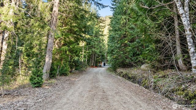 2982 Kachess Lake Road, Easton, WA 98925