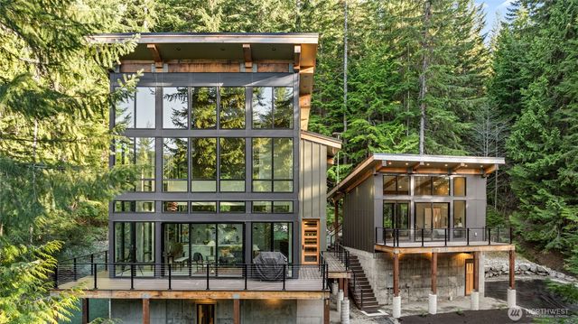 2982 Kachess Lake Road, Easton, WA 98925