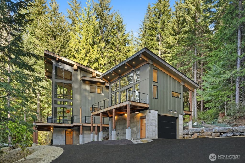 2982 Kachess Lake Road, Easton, WA 98925