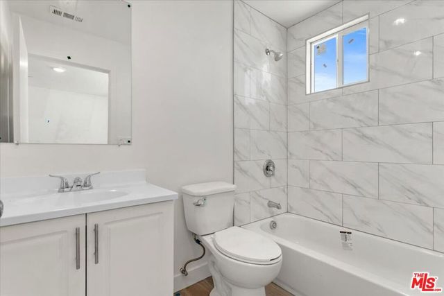 707 W 80th Street, Los Angeles, CA 90044