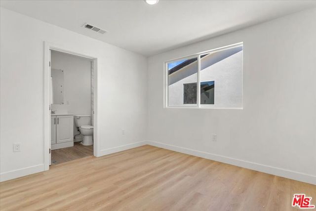 707 W 80th Street, Los Angeles, CA 90044