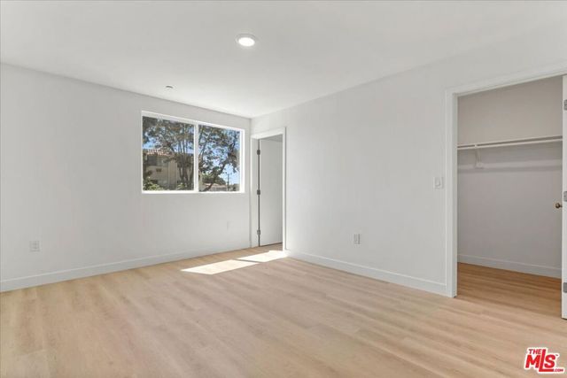 707 W 80th Street, Los Angeles, CA 90044