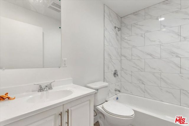 707 W 80th Street, Los Angeles, CA 90044