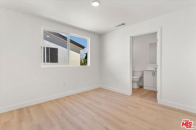 707 W 80th Street, Los Angeles, CA 90044