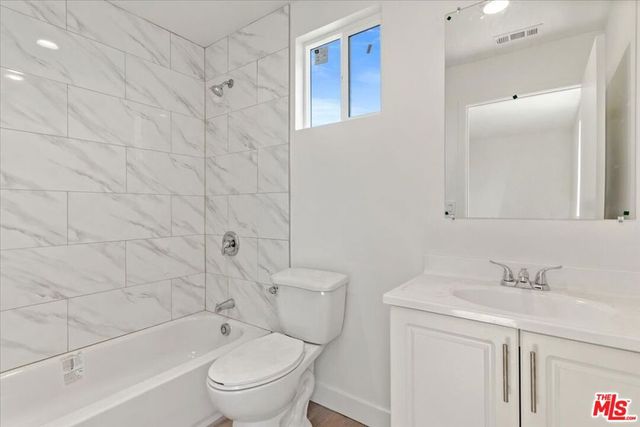 707 W 80th Street, Los Angeles, CA 90044