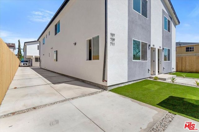 707 W 80th Street, Los Angeles, CA 90044