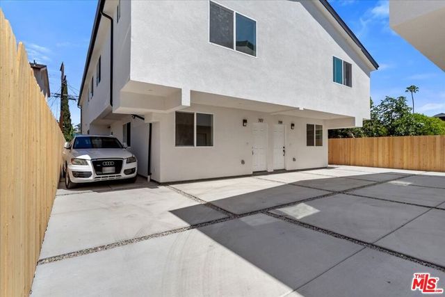 707 W 80th Street, Los Angeles, CA 90044